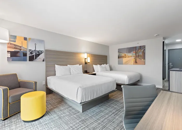 Western Elgin - Chicago 3* West Dundee