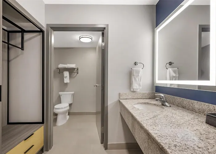 Western Elgin - Chicago 3* West Dundee