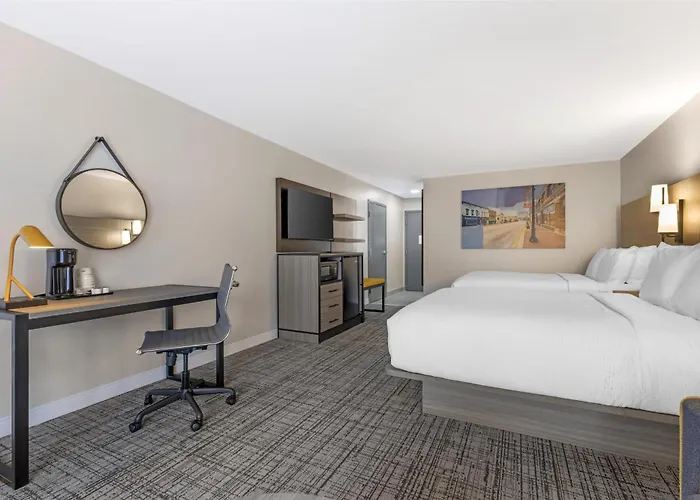 Western Elgin - Chicago Hotel