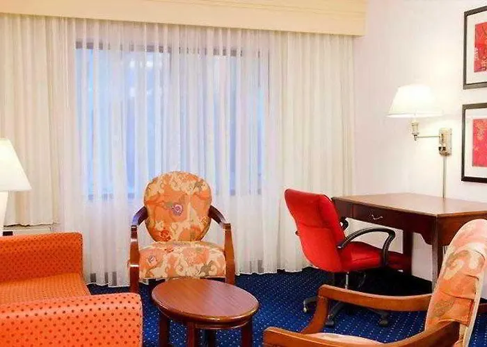 Western Elgin - Chicago Hotel